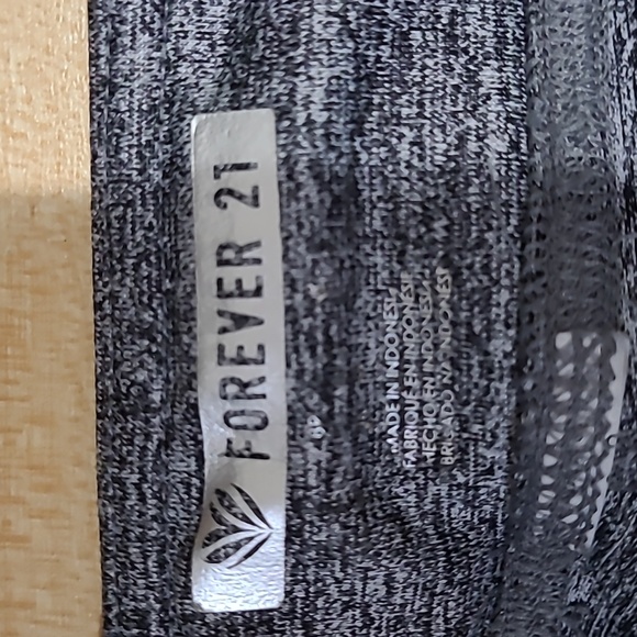 Forever 21 women's size 6 (I believe) grey shorts - Picture 2 of 4